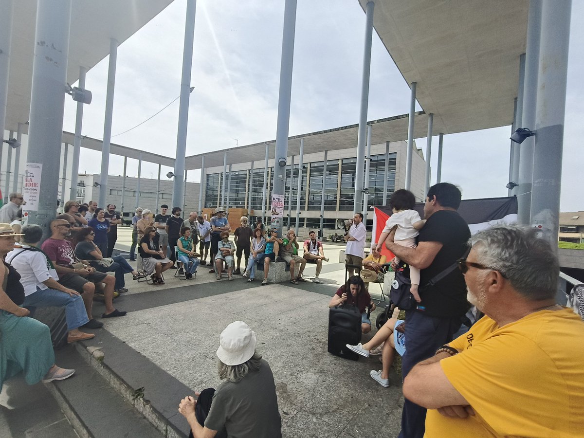 Una vez más la Sierra mostrando la solidaridad con Palestina, una vez mostrando el rechazo al genocidio que está realizando el sionismo. 
Importante seguir movilizadas y realizando boicot a los productos de Israel