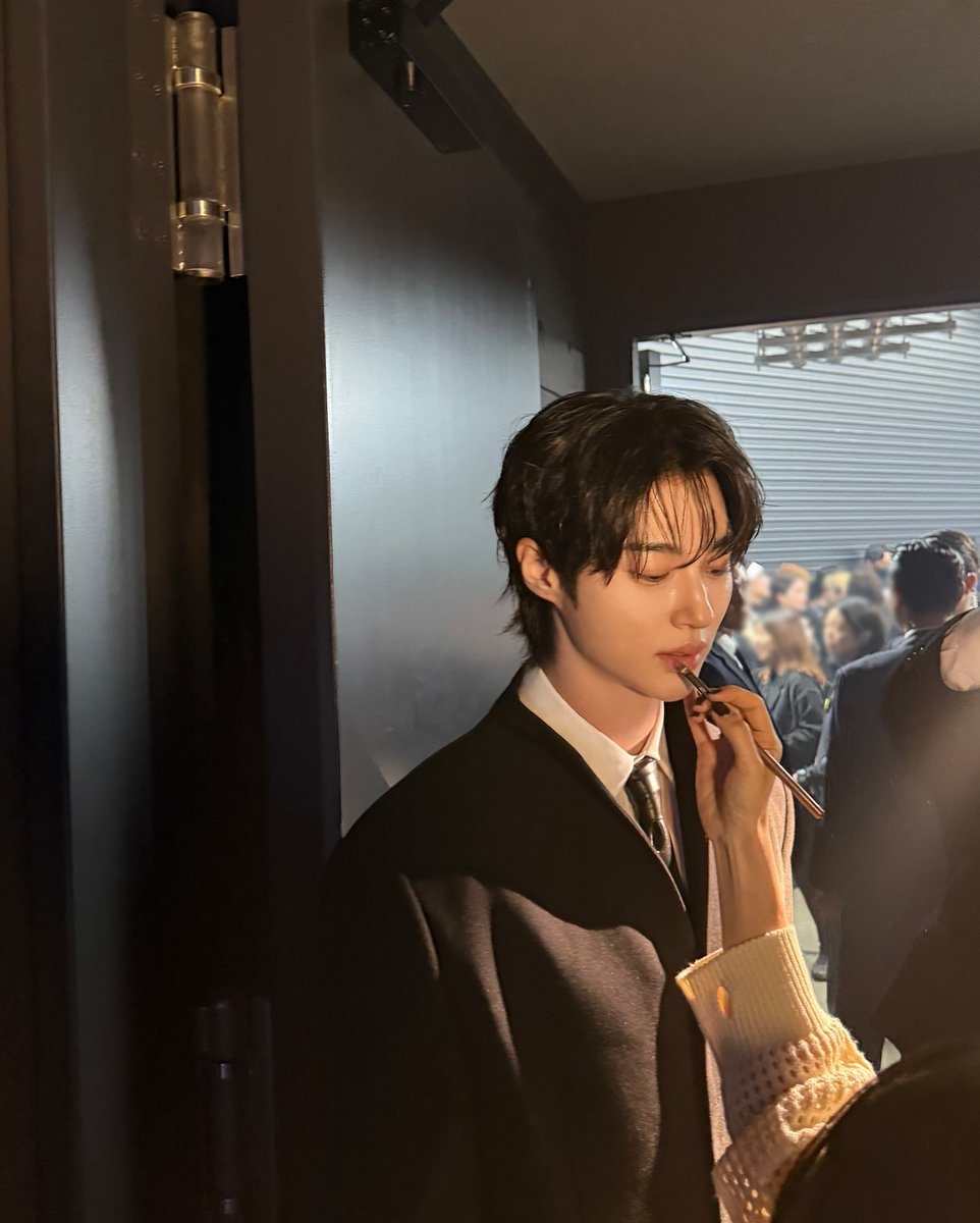 𝗕. (@byuwooseok) on Twitter photo 