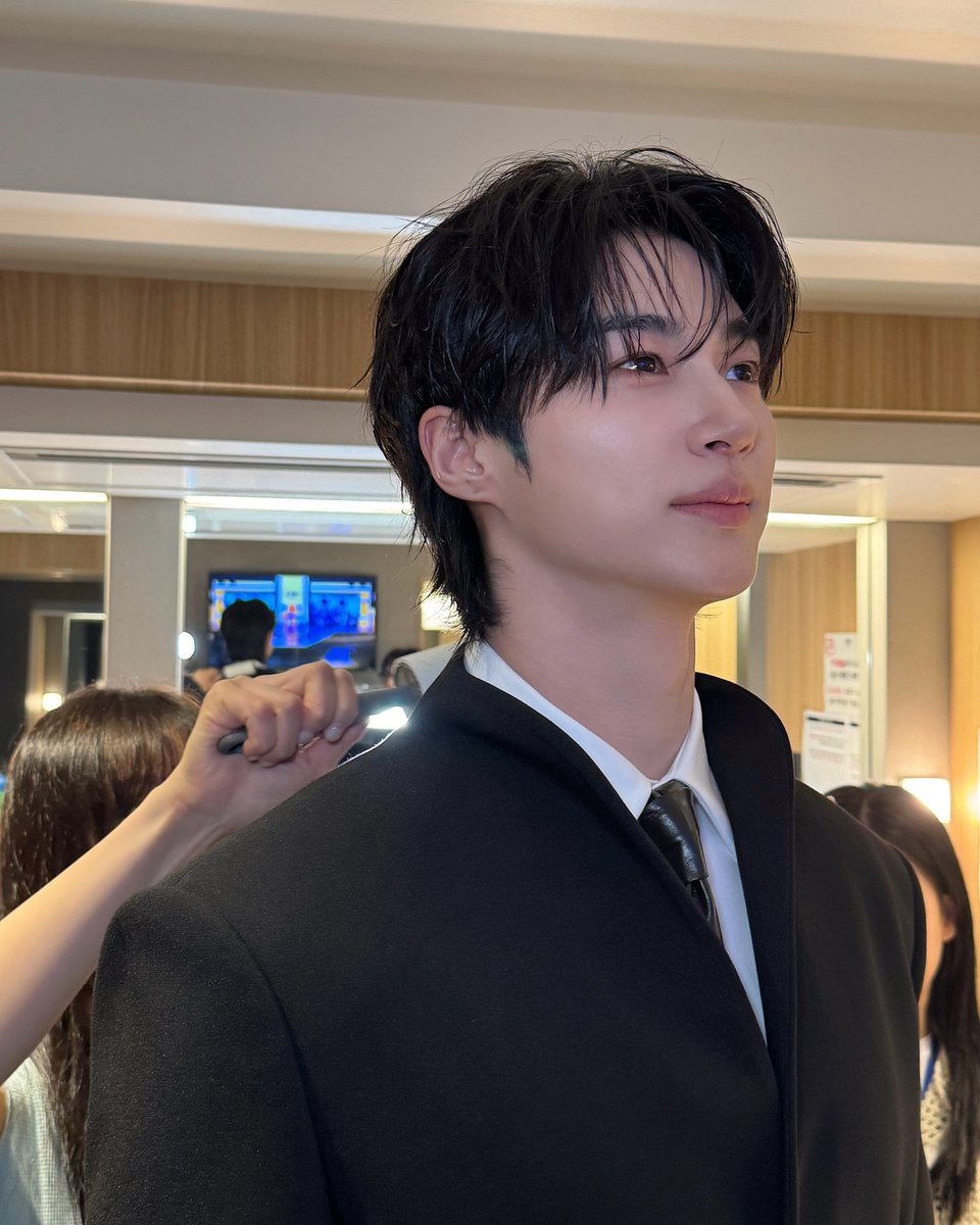 𝗕. (@byuwooseok) on Twitter photo 