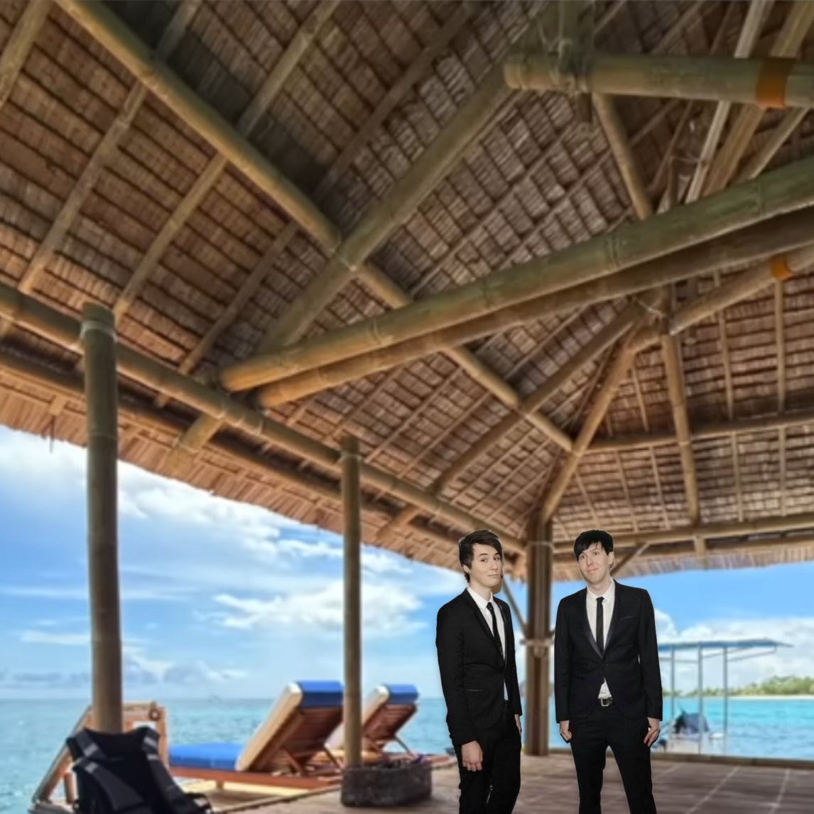 pheelingcute's tweet image. dan and Phil haven’t uploaded so I put them back on the ✨pontoon✨