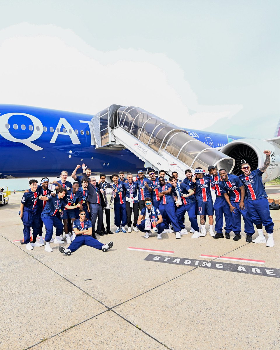 PSG_inside's tweet photo. Ravi de vous revoir, les champions! ❤️💙

@qatarairways 

#FlyTheChampions | #QTR5PSG https://t.co/ABqyOzcfXm