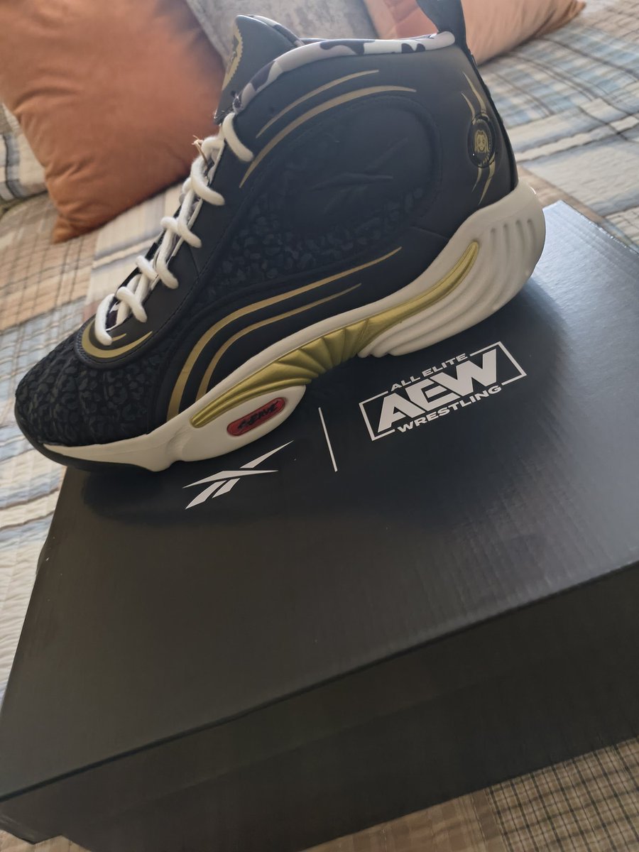 Gaming Phanatic 🔥 (@vampero) on Twitter photo <a href="/swerveconfident/">The Realest Swerve Strickland</a> look at what came in this morning!!!!
🔥🔥🔥🔥🙏 #AEW
Who's house? <a href="/swerveconfident/">The Realest Swerve Strickland</a> look at what came in this morning!!!!
🔥🔥🔥🔥🙏 #AEW
Who's house?