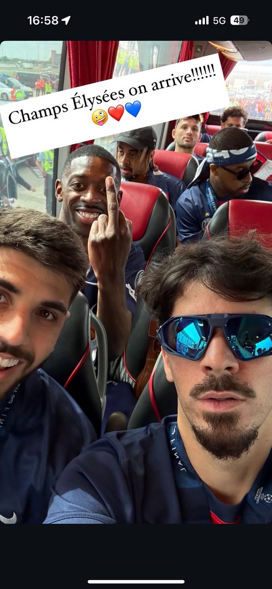 zik_hugo's tweet photo. #dembeleballondor DEMBOUZZZ😹😹😹 https://t.co/yT4uEZnaLs