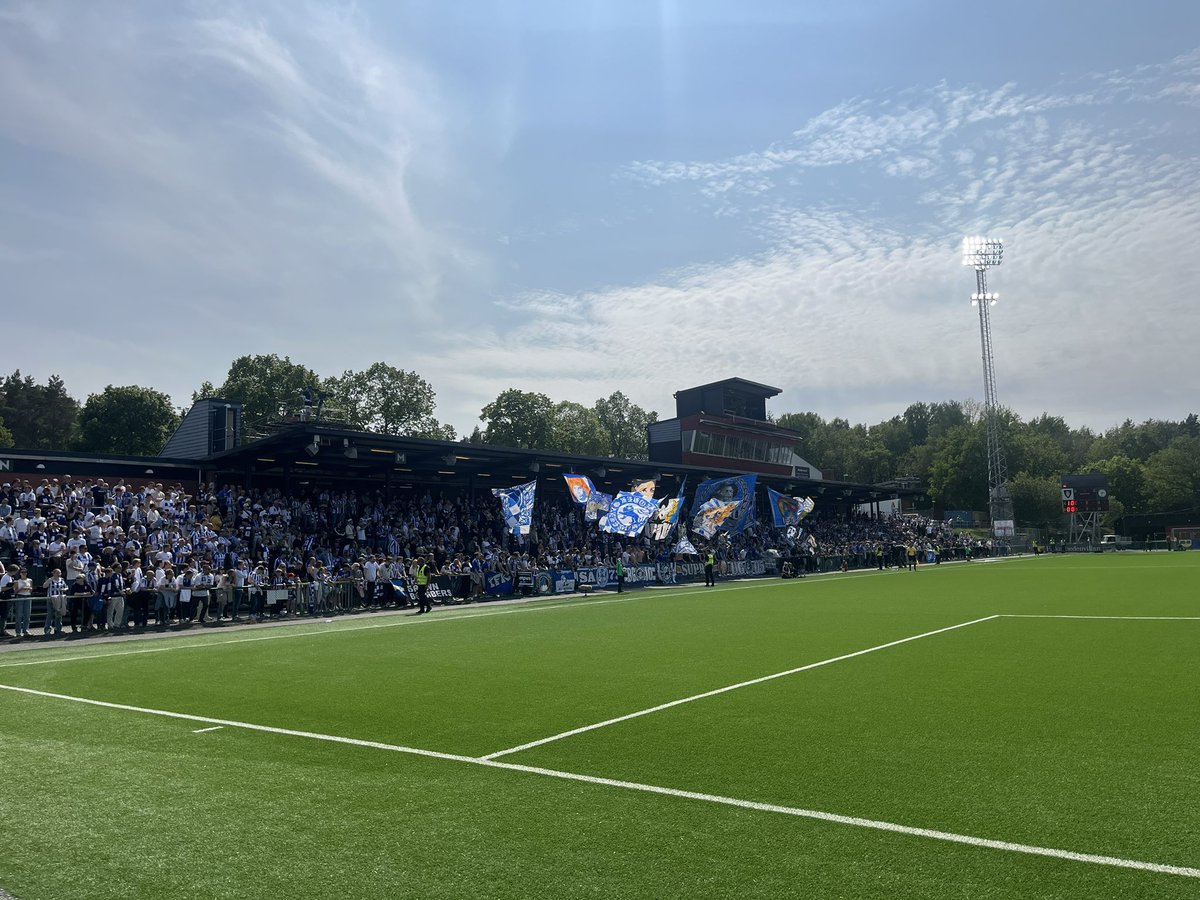 SLO_IFKGoteborg's tweet image. 1377 blåvita på bortasektionen och ytterligare ett stort antal på övriga sektioner.
Stort tack för ert stöd idag som alltid!

Nu går vi på uppehåll med tre raka segrar i ryggen.
Kör försiktigt hem på vägarna. #ifkgbg