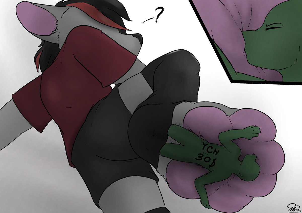 Heecc! Looks like I stepped on someone during training!
30$ YCH for being my training assistant~ 
message me if you're interested!
#macrofurry #sizetwitter #furryart