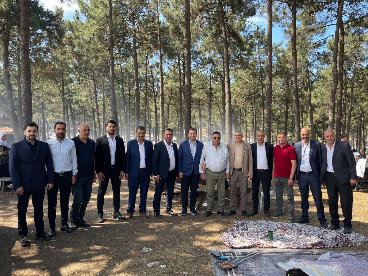 serefcolak's tweet photo. İstanbul Anadolu Yakası Bitlis Dernekleri Federasyonu’nun düzenlediği Piknik Şölenine katıldık.
Dayanışma, kardeşlik ve muhabbetin ön planda olduğu bu güzel organizasyonda, Bitlisli hemşehrilerimizle bir araya gelmekten büyük memnuniyet duyduk.
Emeği geçen herkese teşekkür ediyorum.