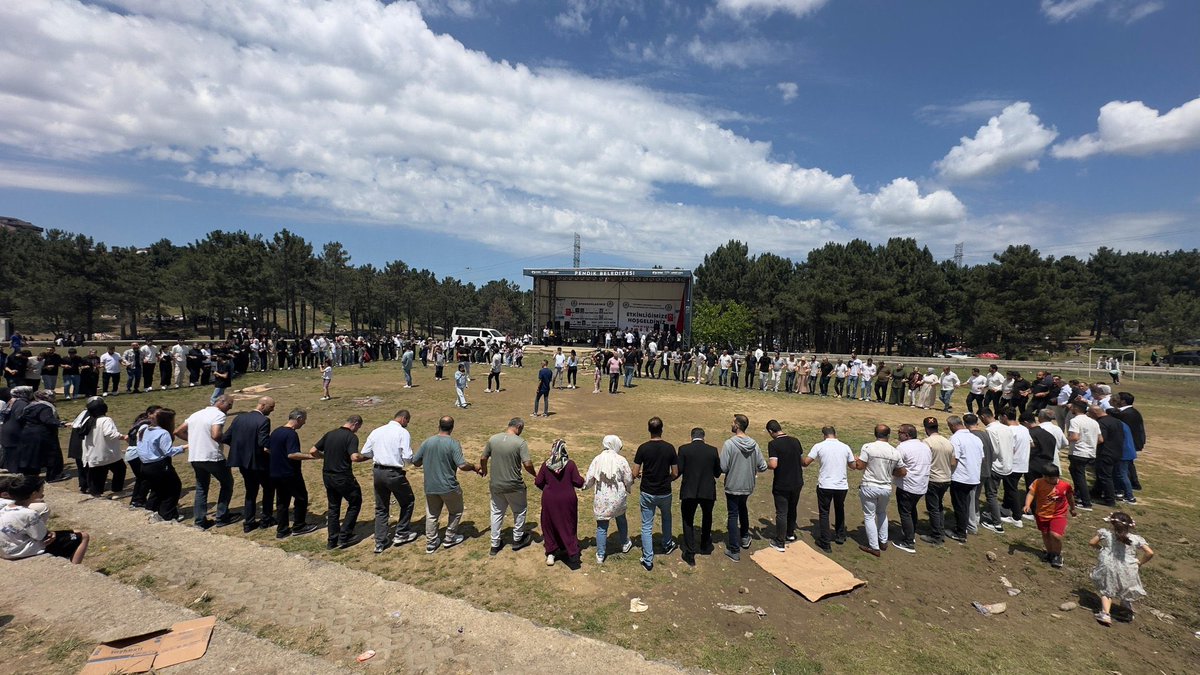 serefcolak's tweet photo. İstanbul Anadolu Yakası Bitlis Dernekleri Federasyonu’nun düzenlediği Piknik Şölenine katıldık.
Dayanışma, kardeşlik ve muhabbetin ön planda olduğu bu güzel organizasyonda, Bitlisli hemşehrilerimizle bir araya gelmekten büyük memnuniyet duyduk.
Emeği geçen herkese teşekkür ediyorum.