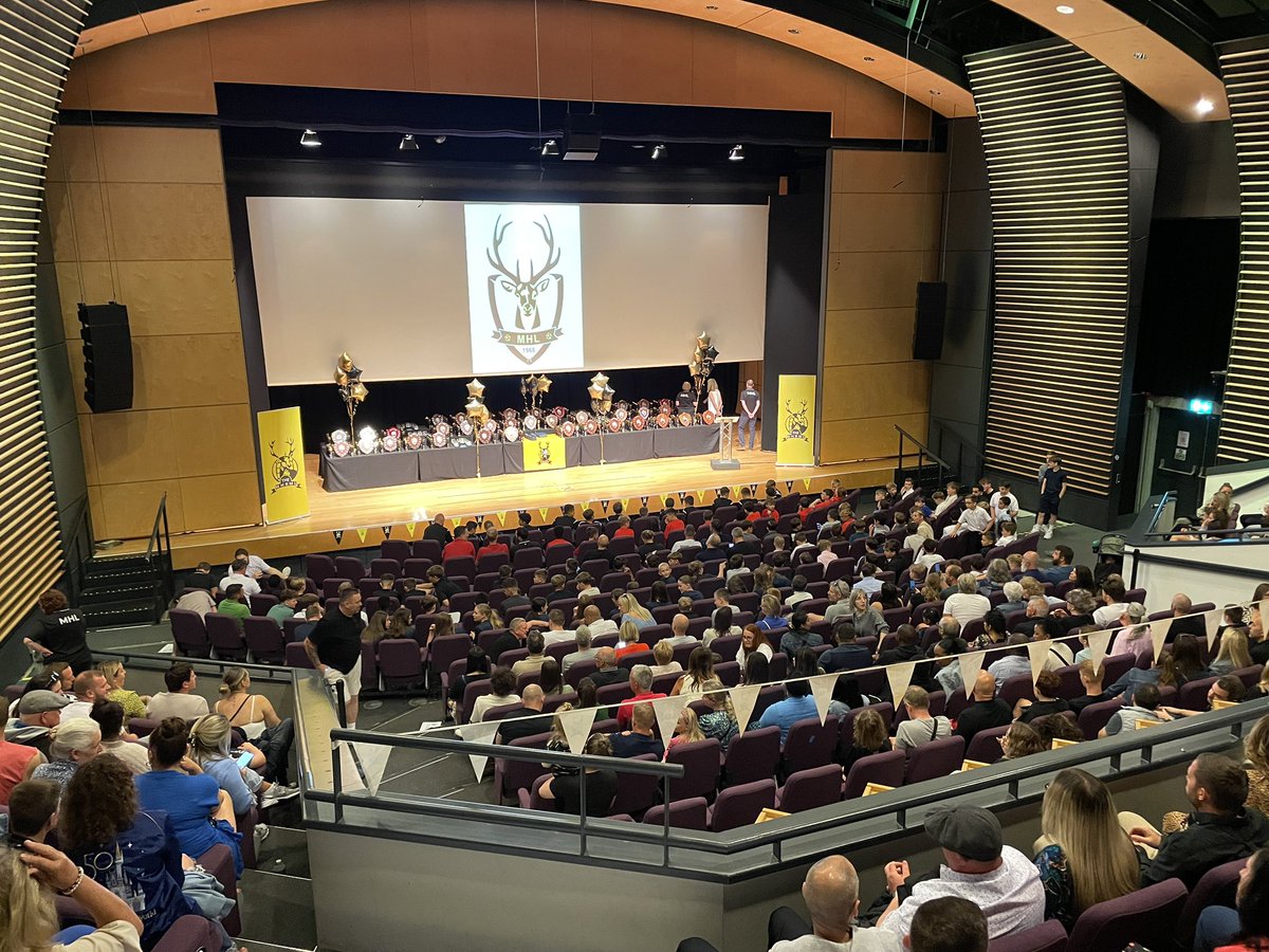midhertsrml's tweet image. A big thanks to all those players, coaches and parents that came to the Mid Herts League end of season awards presentation today at @UniofHerts. @midhertsrml 🏆