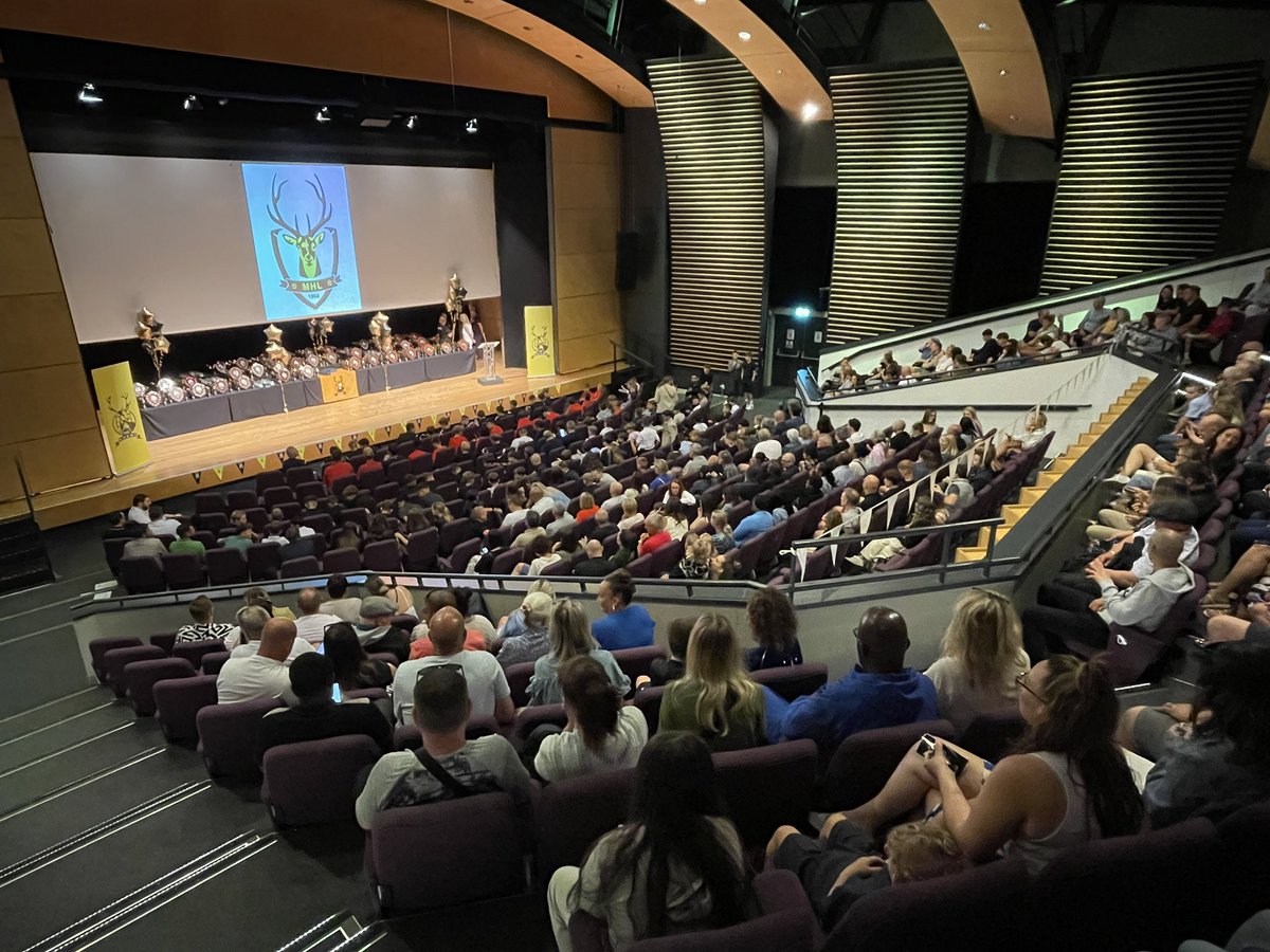 midhertsrml's tweet image. A big thanks to all those players, coaches and parents that came to the Mid Herts League end of season awards presentation today at @UniofHerts. @midhertsrml 🏆