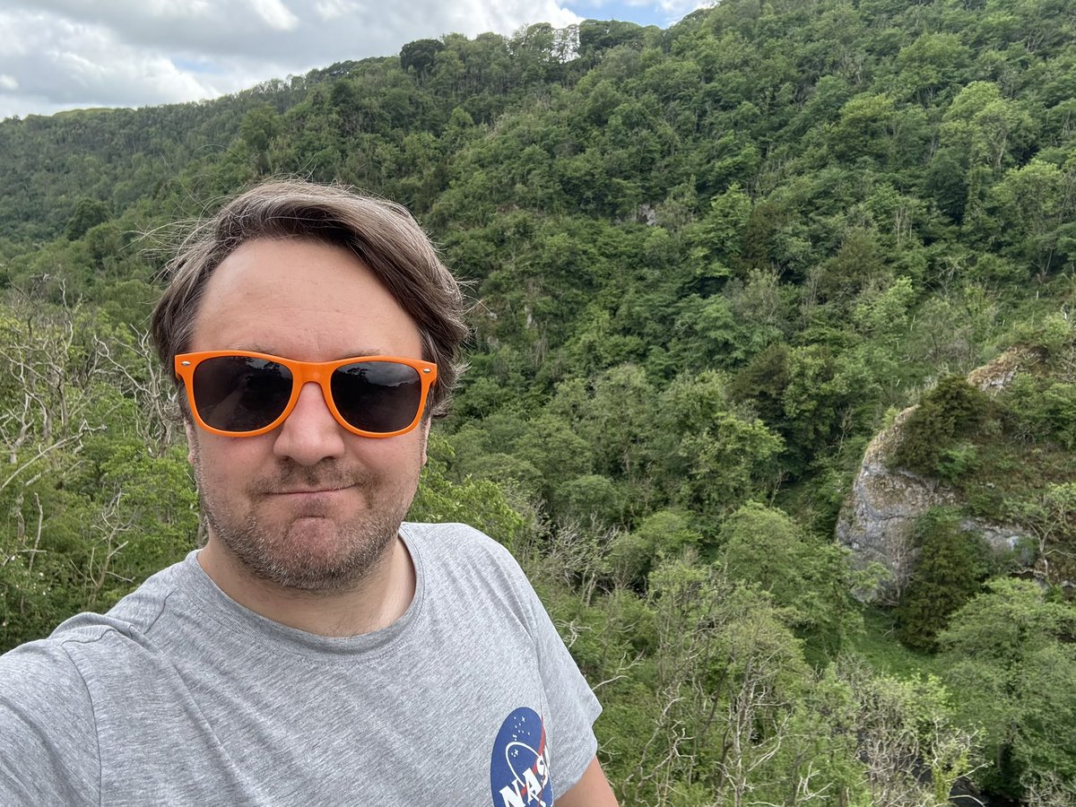 Surrounded by broccoli 🥦