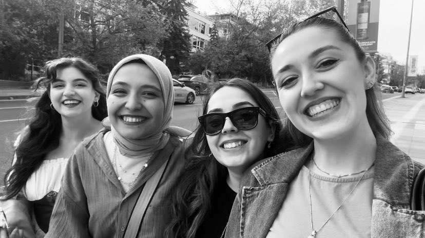 insanın canı en sevdikleriyle tunalıdan kızılaya yürümek çekiyor bazen🥹❤️