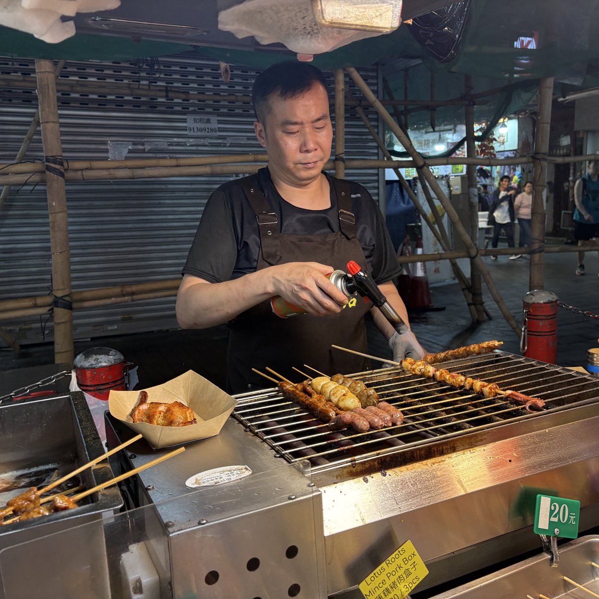 Yoshi Koike @オランダ在住 (@yoshi_kotch) on Twitter photo 在欧の人には怒られるかもだけど、正直、最近はヨーロッパ内を旅行しても感動することが少なくなってきて、一周回って、こういう夜市めっちゃ興奮する!!!最高🤩 在欧の人には怒られるかもだけど、正直、最近はヨーロッパ内を旅行しても感動することが少なくなってきて、一周回って、こういう夜市めっちゃ興奮する!!!最高🤩