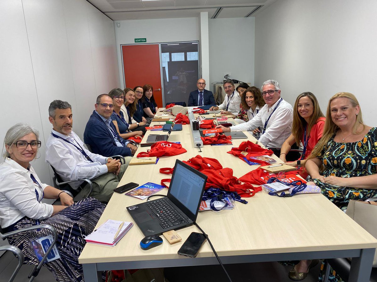 Débora Acín Gándara tweet media