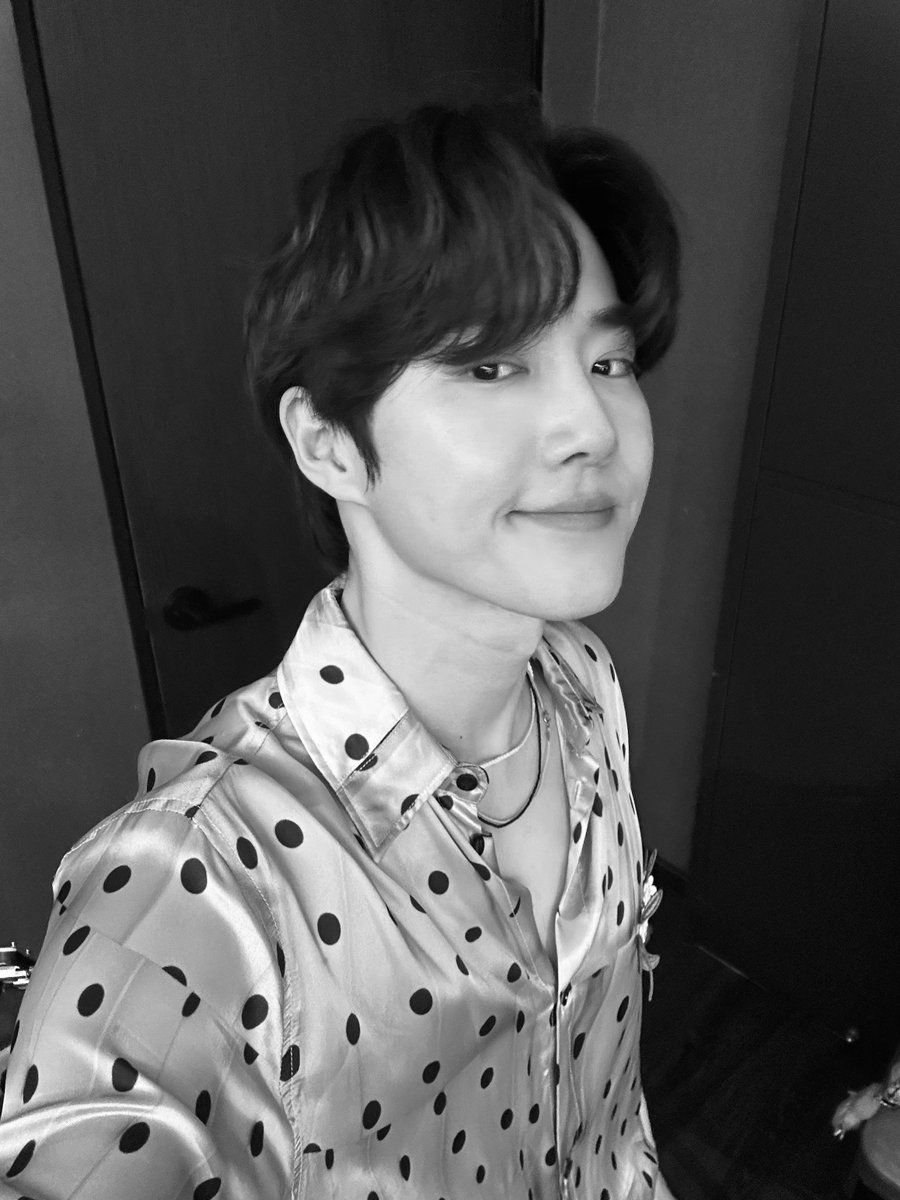 JUNMYEON BBL 😭🤍

"May has passed"
"It's already June now"
"Then, it's Christmas soon"
"Then, it's 2026 soon"
"Then, EXO comeback 🥹"
"Let's just endure this year well 🙏"