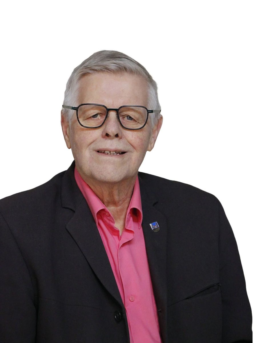 Tieto Keskustavaikuttaja Esko Ahosen poismenosta koskettaa. Ahonen vaikutti lukuisissa tehtävissä ja hänen työ näkyy monen arjessa. Viimeksi kohdatessamme Evijärvellä totesimme yksissä tuumin, että kansanvallan puolustajia tarvitaan tässä ajassa. 

Muistoa kunnioittaen.