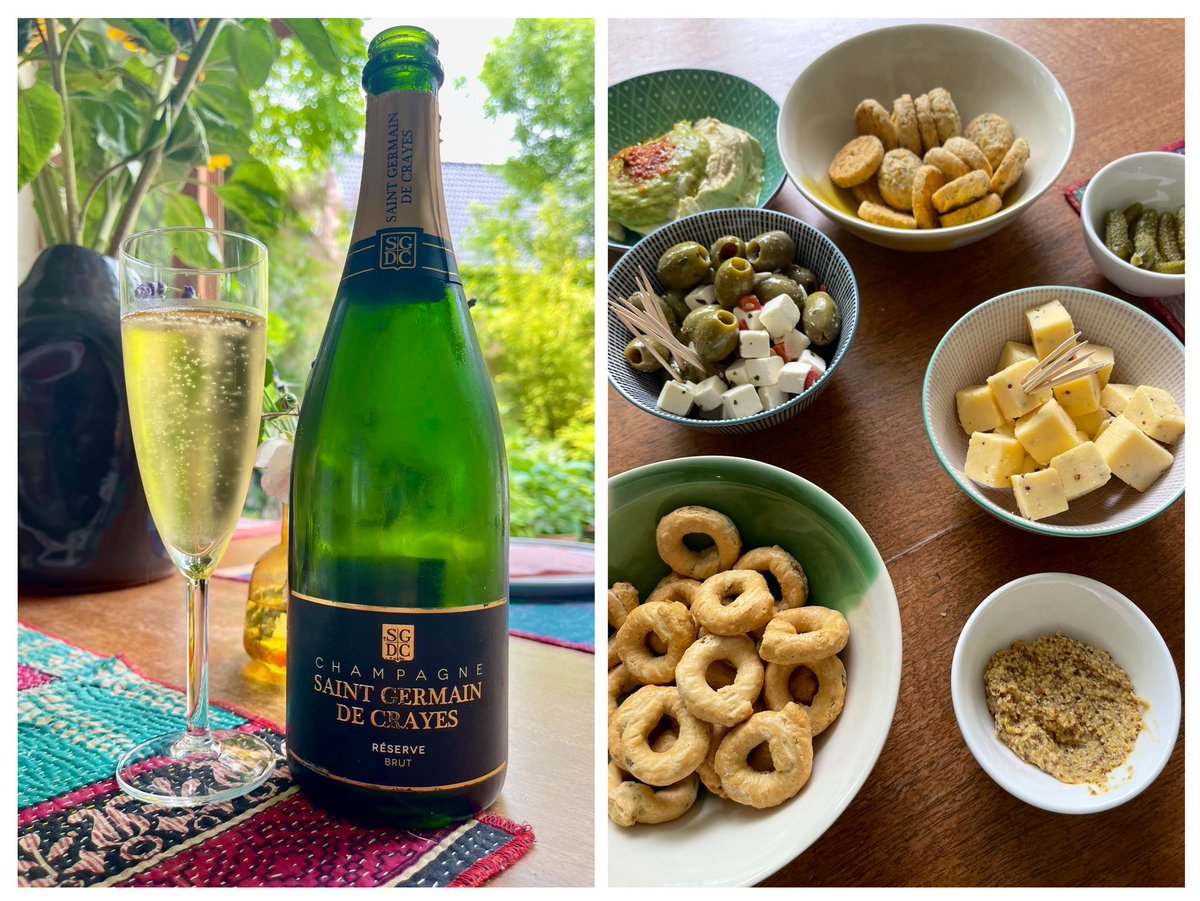 joukesp's tweet image. #SundayLunch #2Daughter #Lasagne
Nothing better than having lunch w #1Daughter.
Welcoming titbits, superb lasagne and delicious homemade cake.
We are blessed!