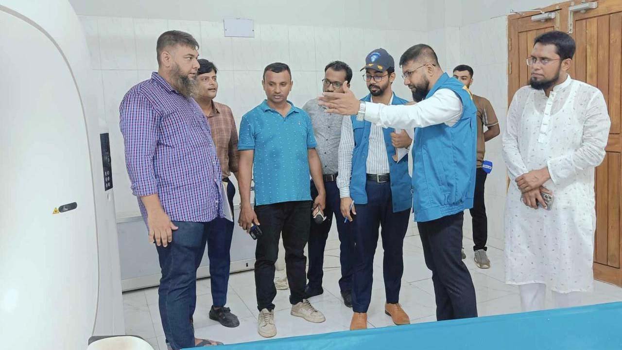 মাদারীপুর সদর হাসপাতালে দুদকের অভিযান: আইসিইউ অচল, সিটিস্ক্যান নষ্ট, তেল বিল আত্মসাতের অভিযোগ