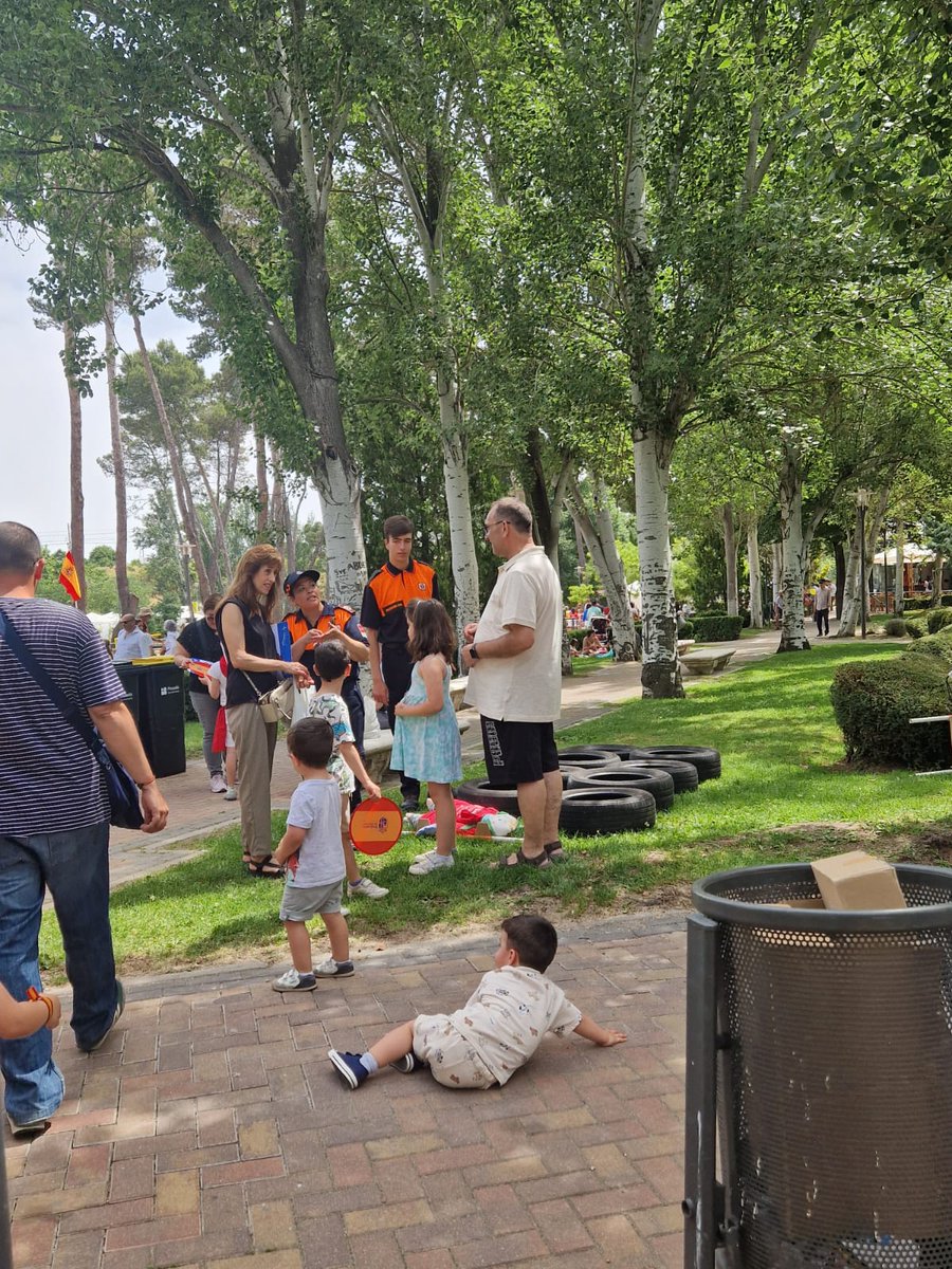 Empezamos la jornada de tarde en el #dìadelniño.
A las 18 la caza del zorro y a las 19:30 el segundo sorteo de entradas @cines_kinepolis