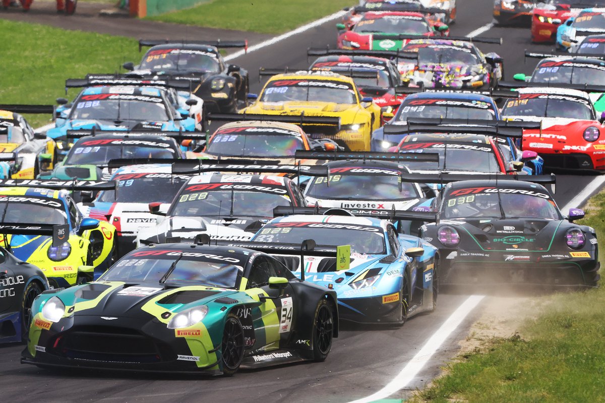 Where this thrilling race began ☀️

A sunny afternoon in Milan, the perfect place for some serious Endurance Cup action.