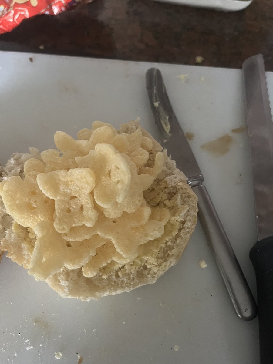 natnolan's tweet image. Pom-bear butty #pombear #butty