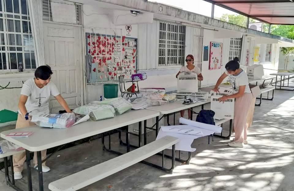 Casillas vacías por todo el pasi.

No van llegar ni al 5% de participación.

La mayoría de los votantes son adultos mayores temerosos de perder sus limosnas del bienestar.