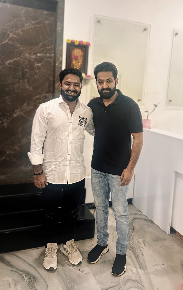 AbcTarak5's tweet image. Love you Anna β₯οΈ
Blessed @tarak9999 πββοΈπ―