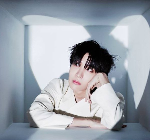 uarmysunoo's tweet photo. What are they thinking about…….. https://t.co/h4snNk6QQe
