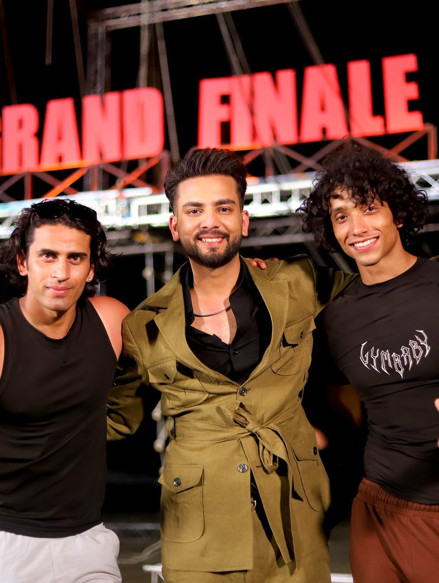 kamleshraj007's tweet photo. Cheete hi kahde !

ELVISH WON ROADIES XX
KING OF REALITY SHOWS ELVISH https://t.co/ovp6UXVndt