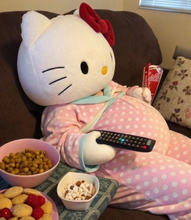 People going on trips, parties, clubs, hiking etc etc...
Meanwhile me: