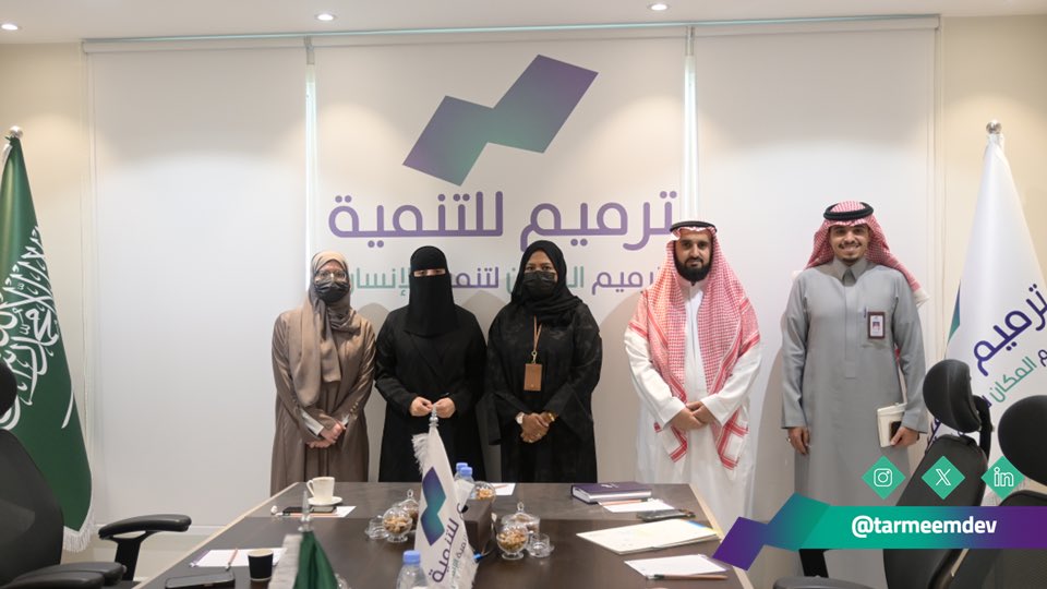 استقبلت #جمعية_ترميم_للتنمية فريق عمل من  #الجمعية_الخيرية_لرعاية_الأسر_المنتجة (منتجة) ، حيث مثّل الاجتماع أ. مرام حميد الدين الرئيس التنفيذي للجمعية، وتم خلال اللقاء مناقشة خطة العمل الخاصة بالاتفاقية المشتركة، في إطار تعزيز التعاون لخدمة المجتمع وتمكين الأسر المنتجة.
