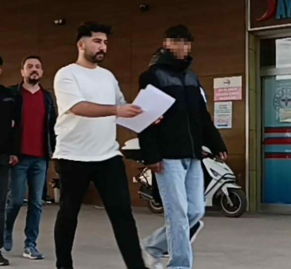 Bursa’da kız meselesi kavgası: Zanlı tutuklandı

olay.com.tr/bursada-kiz-me…