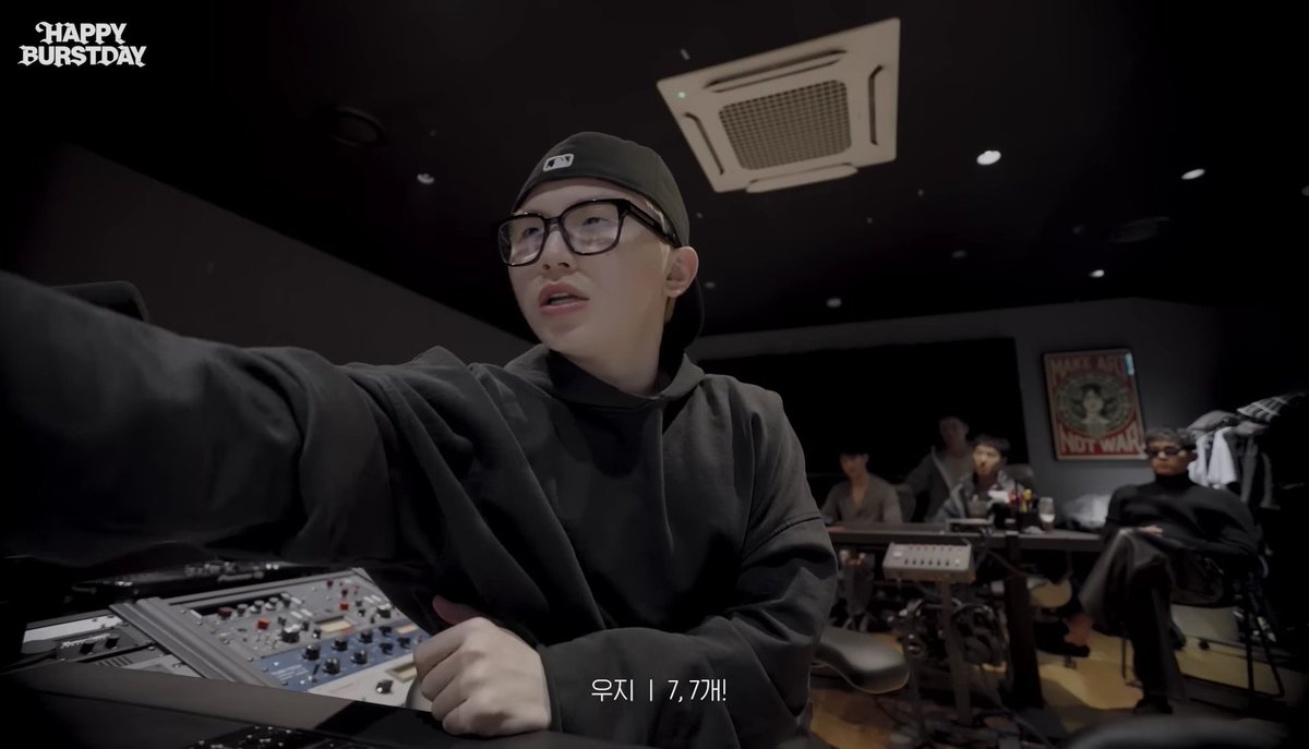 woozi in producer mode is my favorite genre