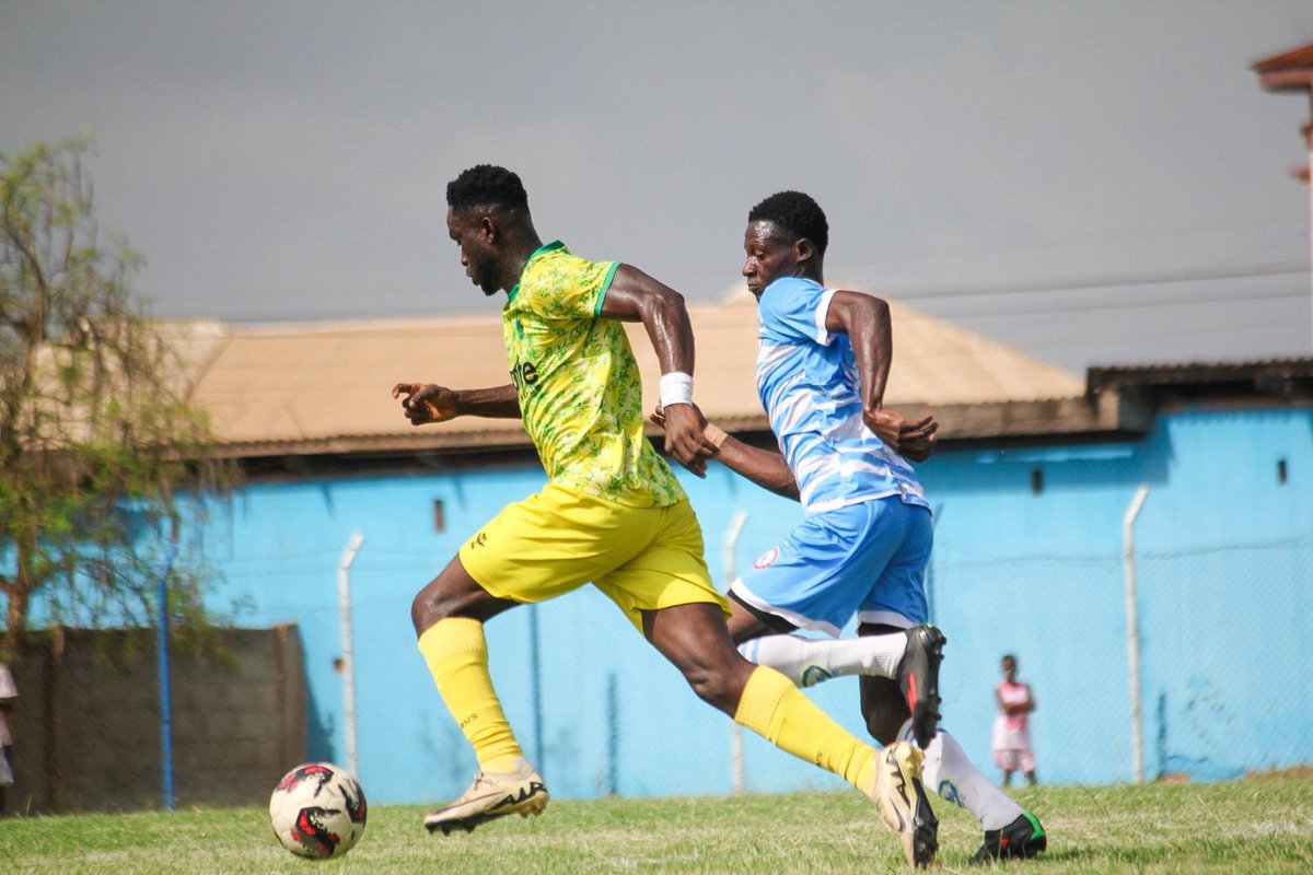 🚨 40’ Live Scores || #GPLwk33  

 Asante Kotoko SC 2-1 Medeama SC  
FC Samartex 1-1 Aduana FC  
Karela Utd  1-0  Young Apostles 
 Accra Lions 0-0 Dreams FC  
Legon Cities 0-1 Hearts Of Oak  
Berekum Chelsea 1-3Gold stars  
Heart of Lions 1-0 Bechem United