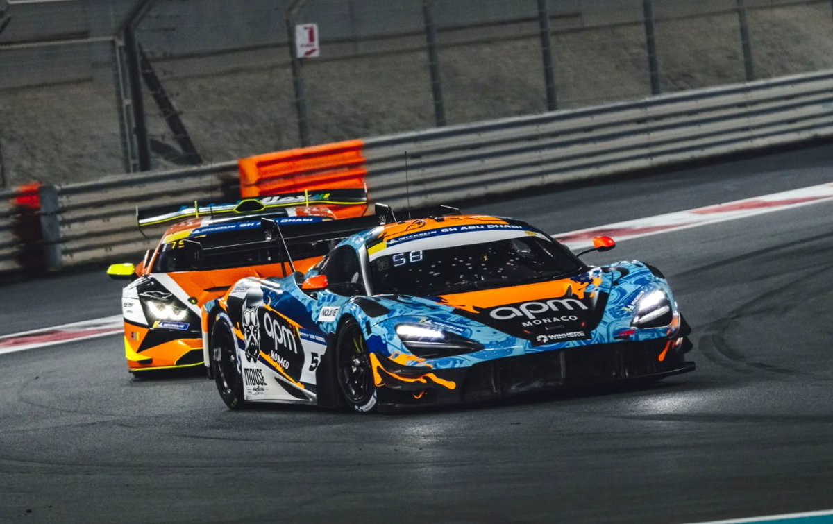 激しいレース現場です!