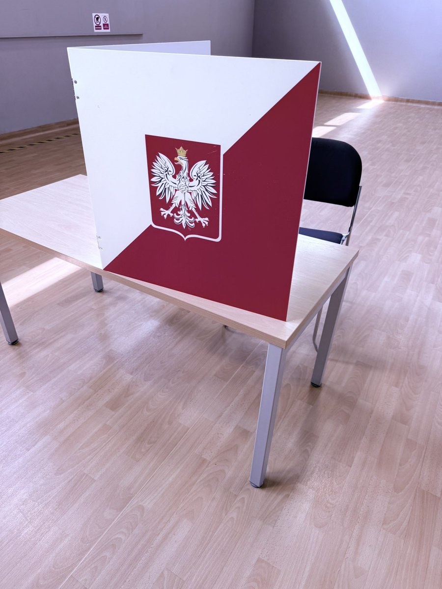 SM_PAKPL's tweet photo. 🇵🇱🗳️ I have voted!Today I fulfilled my civic duty and cast my vote in the Polish presidential election. No matter the outcome, I’m proud to stand up for democracy and the future of our country. 💪Every voice matters — and mine was heard. https://t.co/qEFA0bdpWb