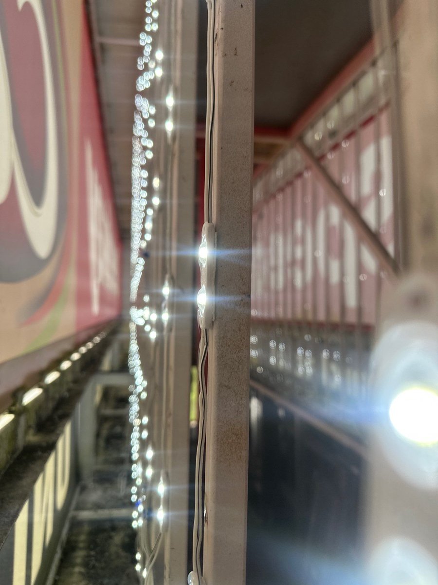 DirtGorillaz's tweet image. 🔧 Keeping Speedway lit 24/7! Dirt Gorillaz fixed the Fuel Price Sign outage and the LED lighting behind the logo vinyl—fast repairs thanks to our in-house manufacturing. Fuel stations, we’ve got your back! Contact us at dirtgorillaz.com. #SignRepair #DirtGorillaz