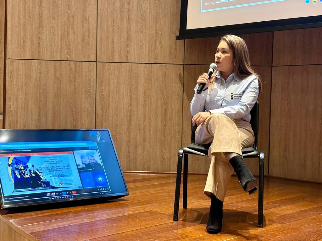 Instituto Nacional de Salud🇨🇴 (@inscolombia) on Twitter photo #INSTeCuenta
En la <a href="/lamilitar/">UMNG</a> se realizó el 1er seminario-taller en toxicología: El papel de los antídotos.
👩⚕️👨⚕️ Diana Pava, directora de <a href="/INSColombia/">Instituto Nacional de Salud🇨🇴</a> junto a expertos de <a href="/OPSOMS_Col/">OPS/OMS Colombia</a>, destacó la importancia de usar antídotos según el tipo de intoxicación y el territorio. #INSTeCuenta
En la <a href="/lamilitar/">UMNG</a> se realizó el 1er seminario-taller en toxicología: El papel de los antídotos.
👩⚕️👨⚕️ Diana Pava, directora de <a href="/INSColombia/">Instituto Nacional de Salud🇨🇴</a> junto a expertos de <a href="/OPSOMS_Col/">OPS/OMS Colombia</a>, destacó la importancia de usar antídotos según el tipo de intoxicación y el territorio.