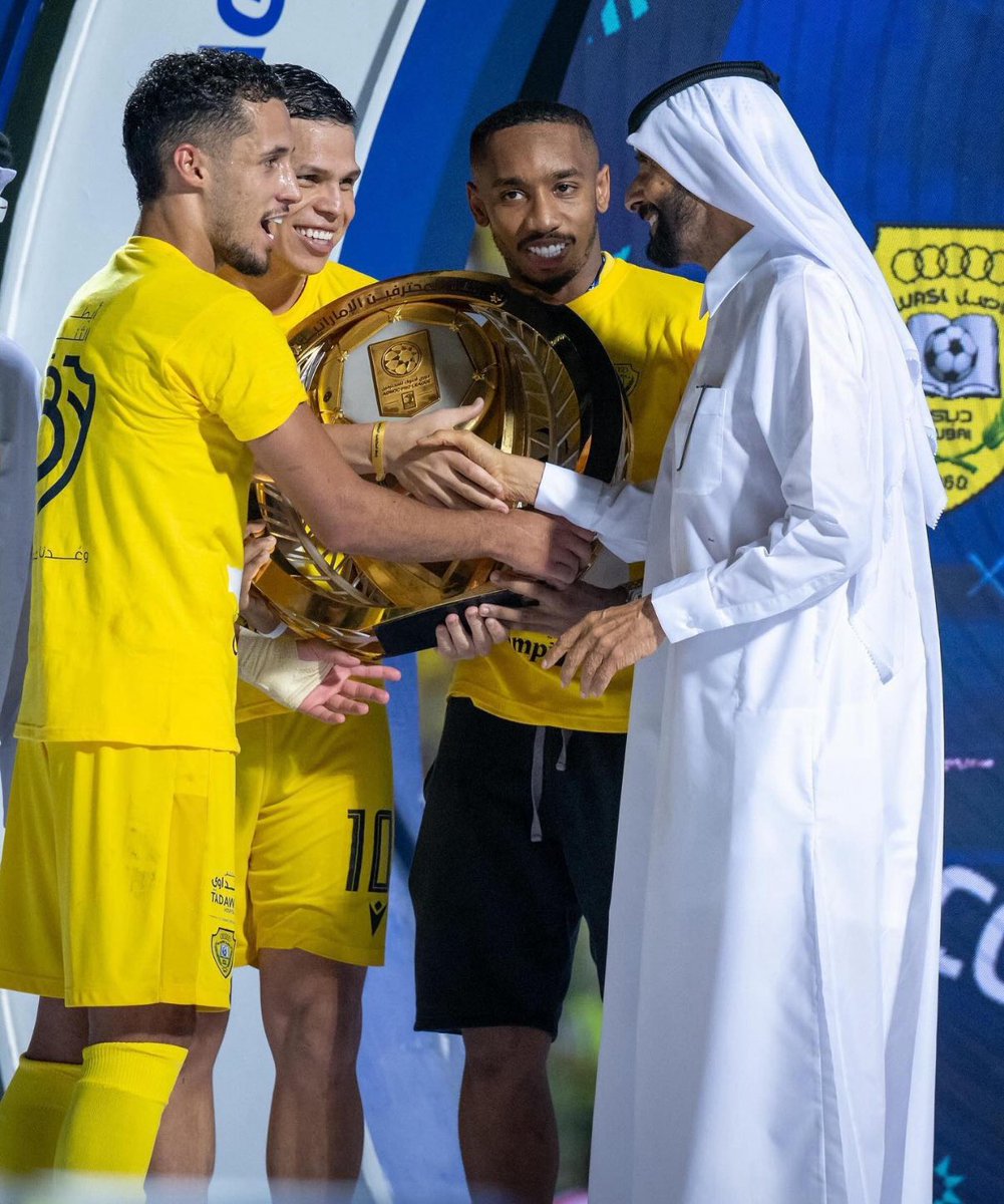 غيـّــاث🇦🇪 A (@ghayyath__) on Twitter photo .
دام الأمر بيديك يا سيد القوم
يستاهلون عيالك و انته اتروم
#ليما_ياطويل_العمر
<a href="/HHShkARM/">HH Sheikh Ahmed bin Rashid</a> .
دام الأمر بيديك يا سيد القوم
يستاهلون عيالك و انته اتروم
#ليما_ياطويل_العمر
<a href="/HHShkARM/">HH Sheikh Ahmed bin Rashid</a>