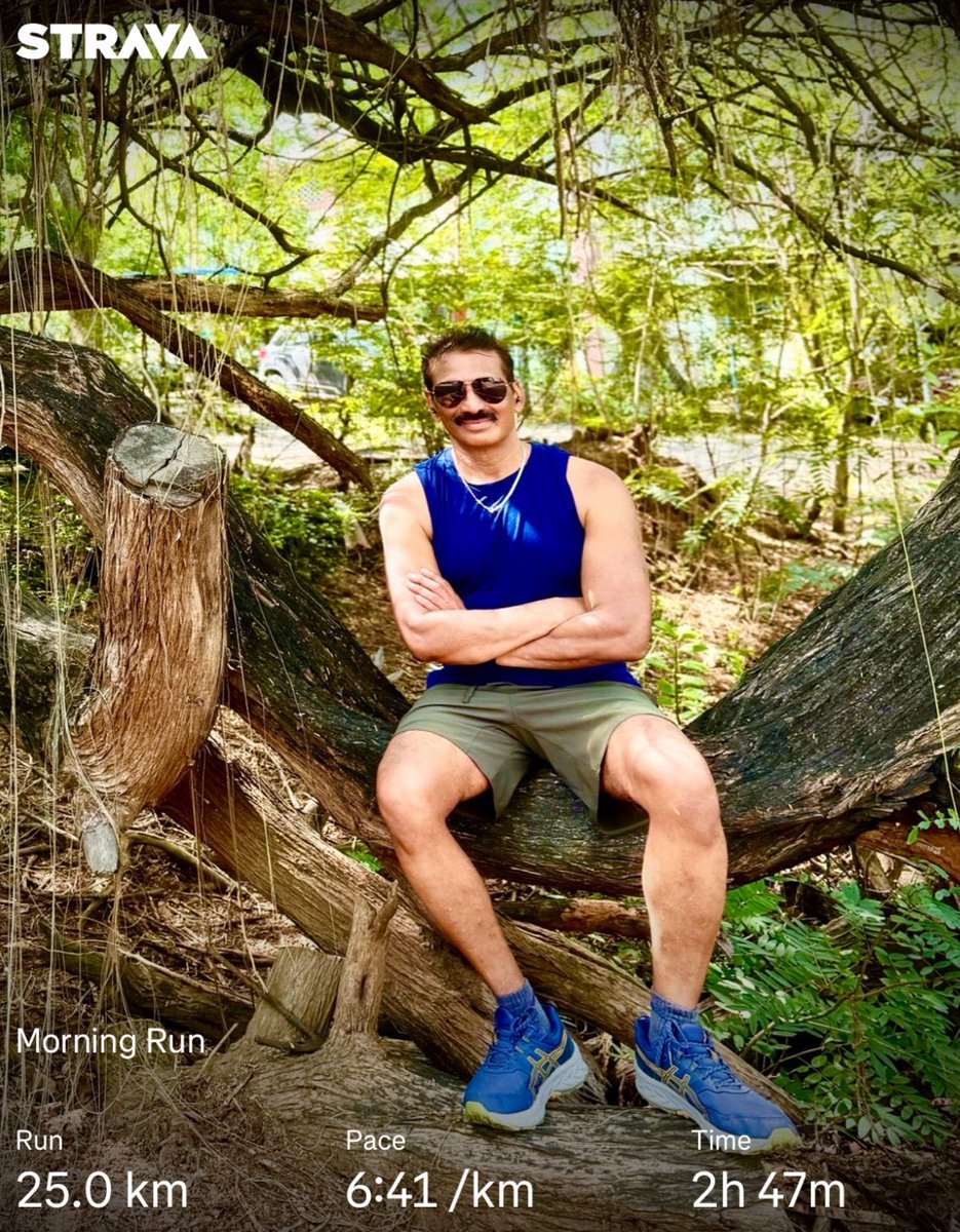 I didn’t run for pace today.
I ran for peace. For silence. For the soul.
For that golden hour when the road belongs to you,
and time forgets your name.
#MindfulMiles #LongRun #halfmarathon #running