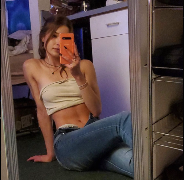 Aesthetic, Confidence, &amp; a Whole Vibe, It’s All on My IG and OnlyFans 💄💫
instagram.com/cxttxncandyyy/
onlyfans.com/kayriley