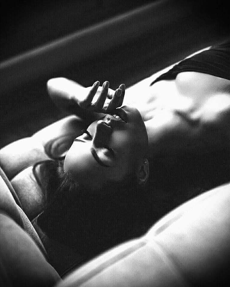 "El corazón cree todo o casi todo lo que le hace latir, pobre inocente".
#MarioBenedetti ✒️