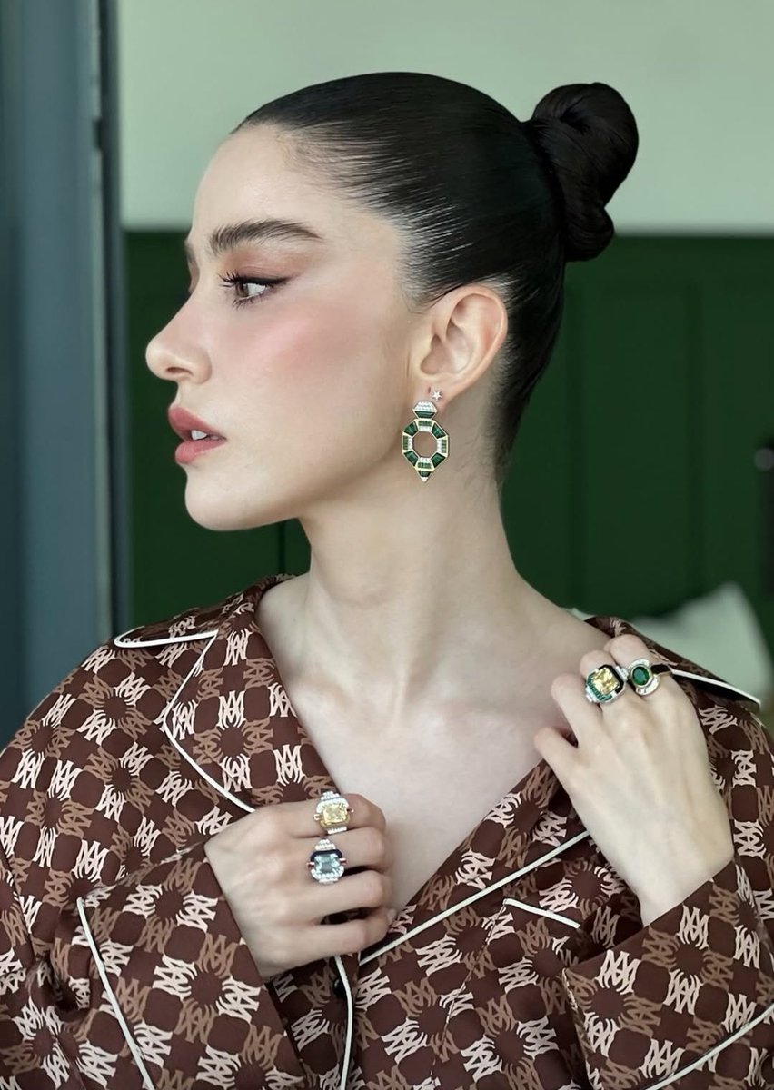 Princesa 

#ÖzgeGürel