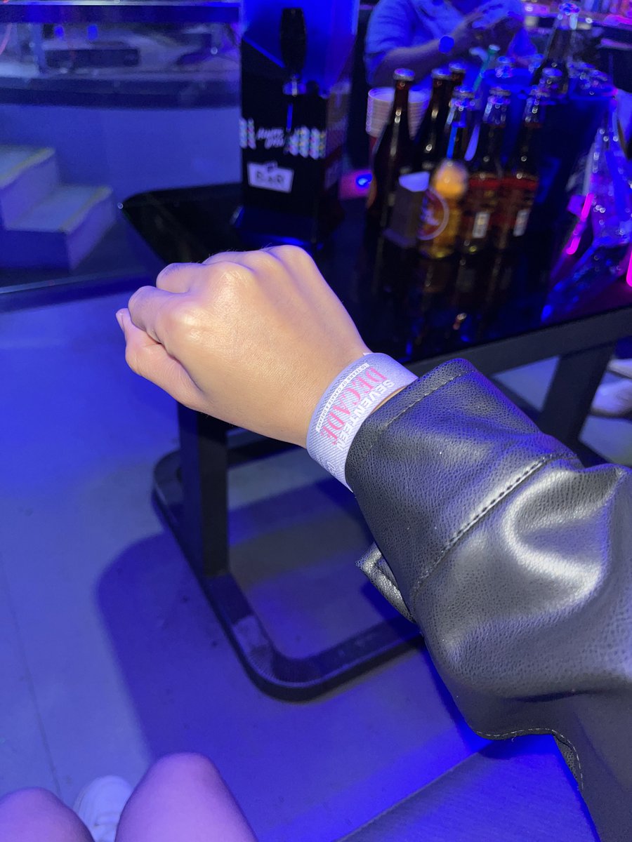 bwiihoshuu's tweet photo. jwup from a good night! i can say its the best beersleeve party i’ve been to but sadly this might be their last for the meantime 🥺 really yung organizers are not untouchable you can jam with them anytime 😭🙆🏻‍♀️ please have a part 2 soon 🥺🤍

#17DecadeBSE #TTTCaratPH @tttcaratph https://t.co/WKjXR0HgJe
