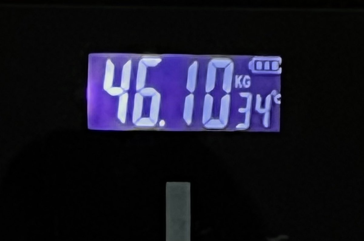 how my may went 🤍

-9kgs in one month !! 🪽
55kg (bmi 19.7) —> 46kg (bmi 16.5)