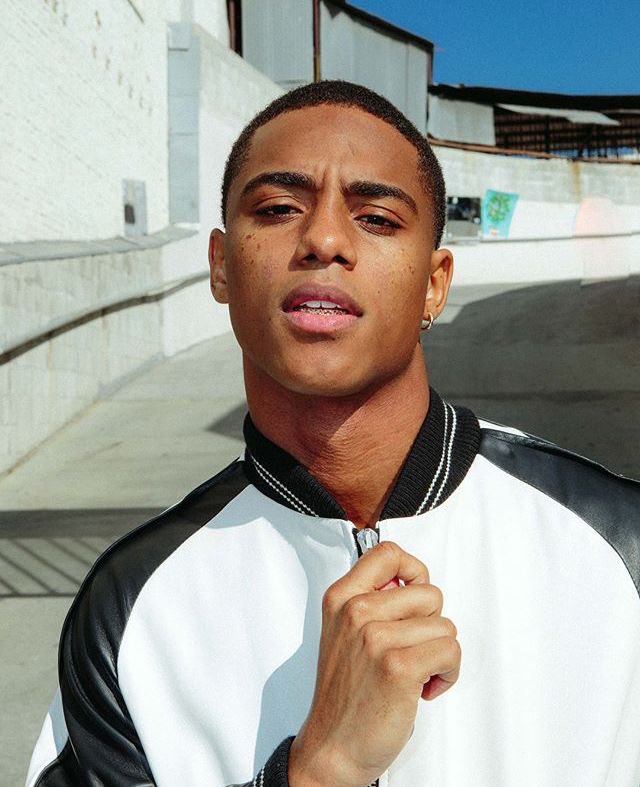 ᅟᅟ
                      
                       𝖘ᴇᴅᴜᴄᴛɪᴠᴇ 𝖘ᴜɴᴅᴀʏ

ᅟᅟ