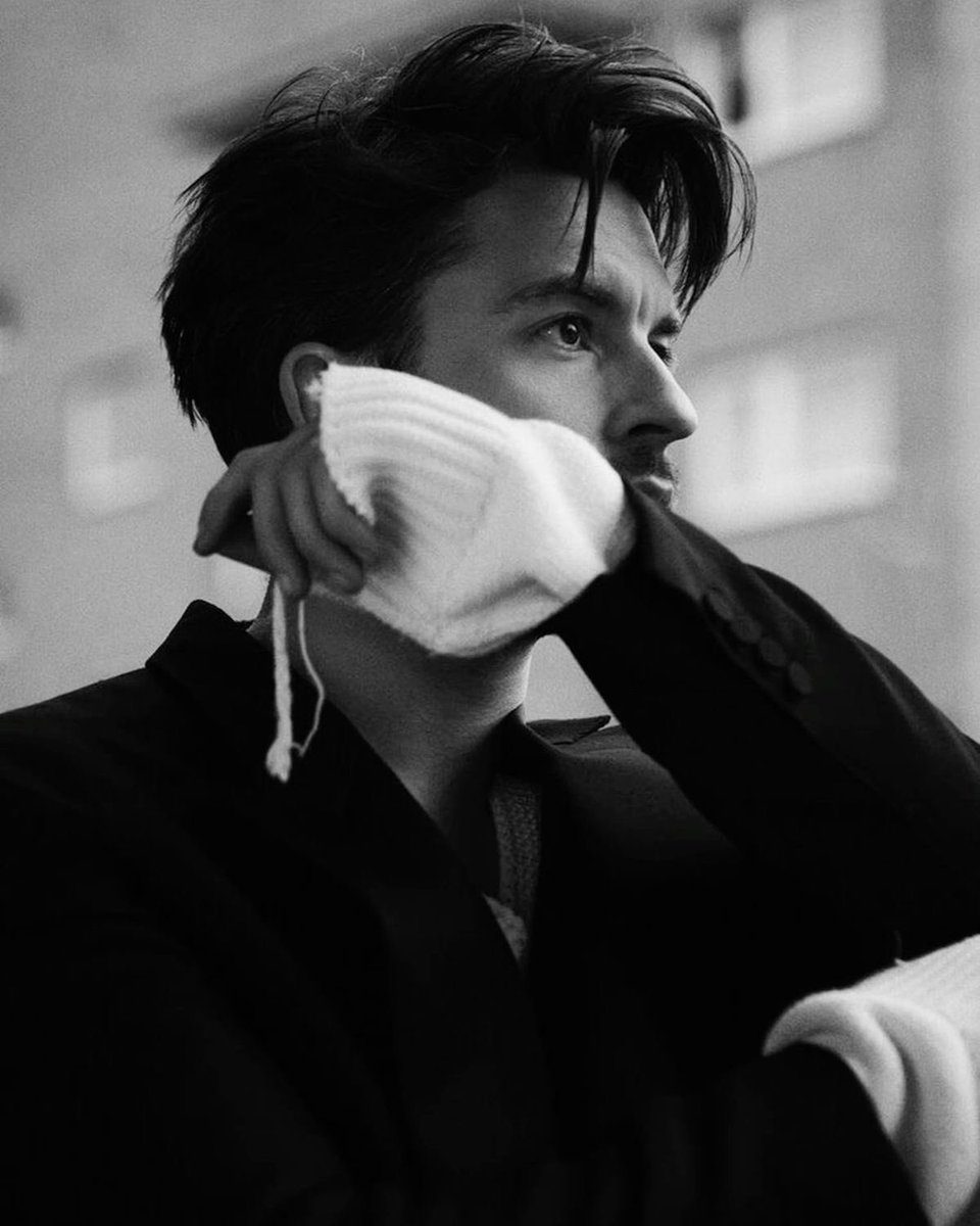 ᅟᅟ
                      
                       𝖘ᴇᴅᴜᴄᴛɪᴠᴇ 𝖘ᴜɴᴅᴀʏ

ᅟᅟ