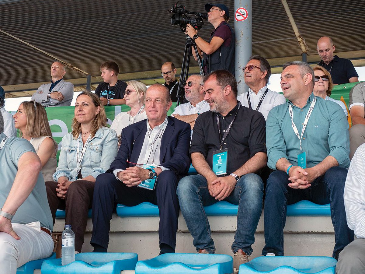 👏 Finalment no s'han pogut endur les copes, però han fet un gran paper! Ens heu fet sentir molt orgullosos! 

🥇Felicitats al <a href="/xlleonart/">Xavi Lleonart</a>, que ha guanyat la lliga amb el Polo i es retira.

❤️ Gràcies <a href="/rfe_hockey/">RFEH Hockey</a> per triar Terrassa per acollir aquesta gran festa del hockey!

(2/2)