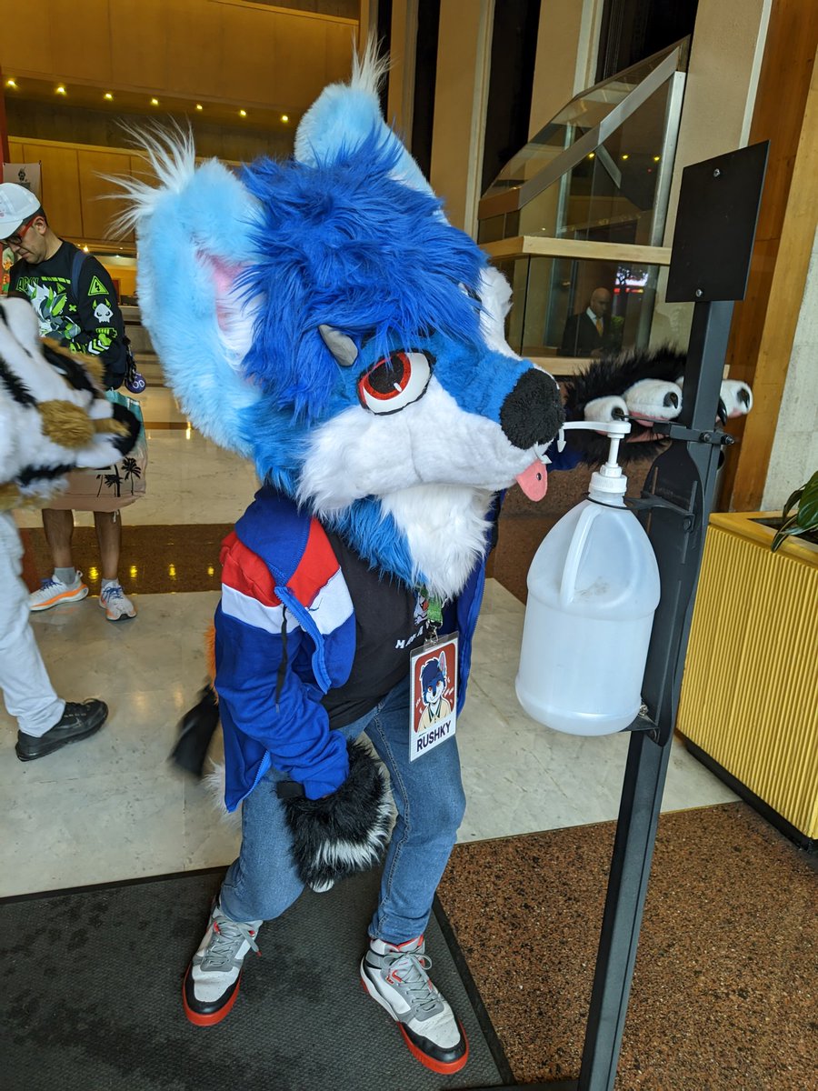 Feliz Domingo,  perdón pero hay ley seca y fue todo lo que encontré 
#LeySeca 
Si tiene fotos en Pawercon me las podrían compartir?