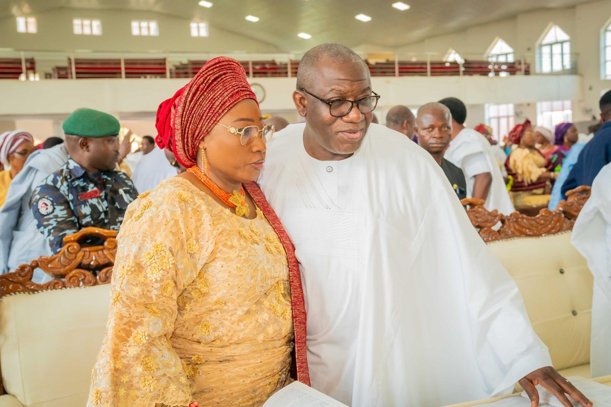 kfayemi's tweet image. Bisi and I had the honour of attending the 80th birthday thanksgiving service of Her Excellency, Chief Mrs. Margaret Olufunke Egbeyemi, wife of my late Deputy, Otunba Adebisi Egbeyemi, at the Emmanuel Anglican Cathedral in Ado Ekiti.
It was a joyful celebration of a remarkable…