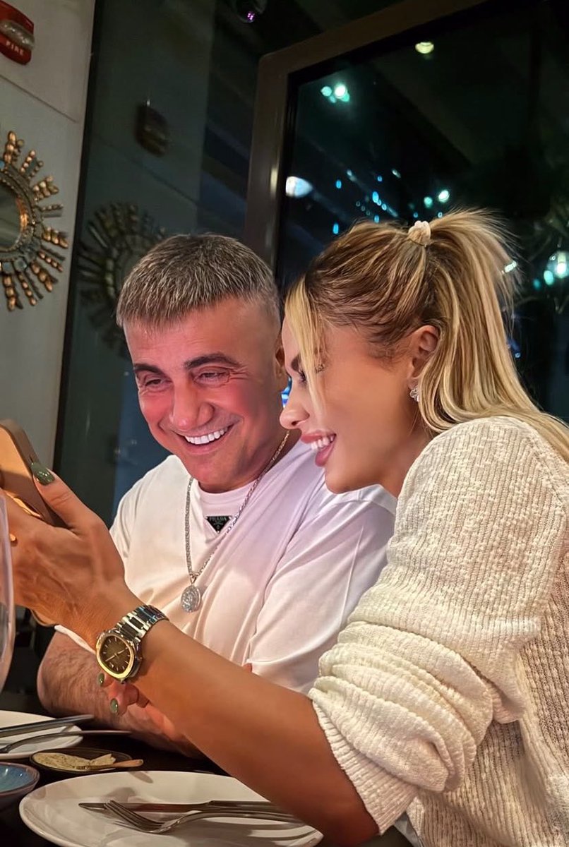 İyi Günde Sevmedik ki, 
Kötü Günde Vazgeçelim.!

🧿DEVLERİN AŞKI BÜYÜK OLUR♥️

Kıymetli REİSİM @Sedat_Peker 👑
#SedatPEKER #ÖzgePEKER 💐